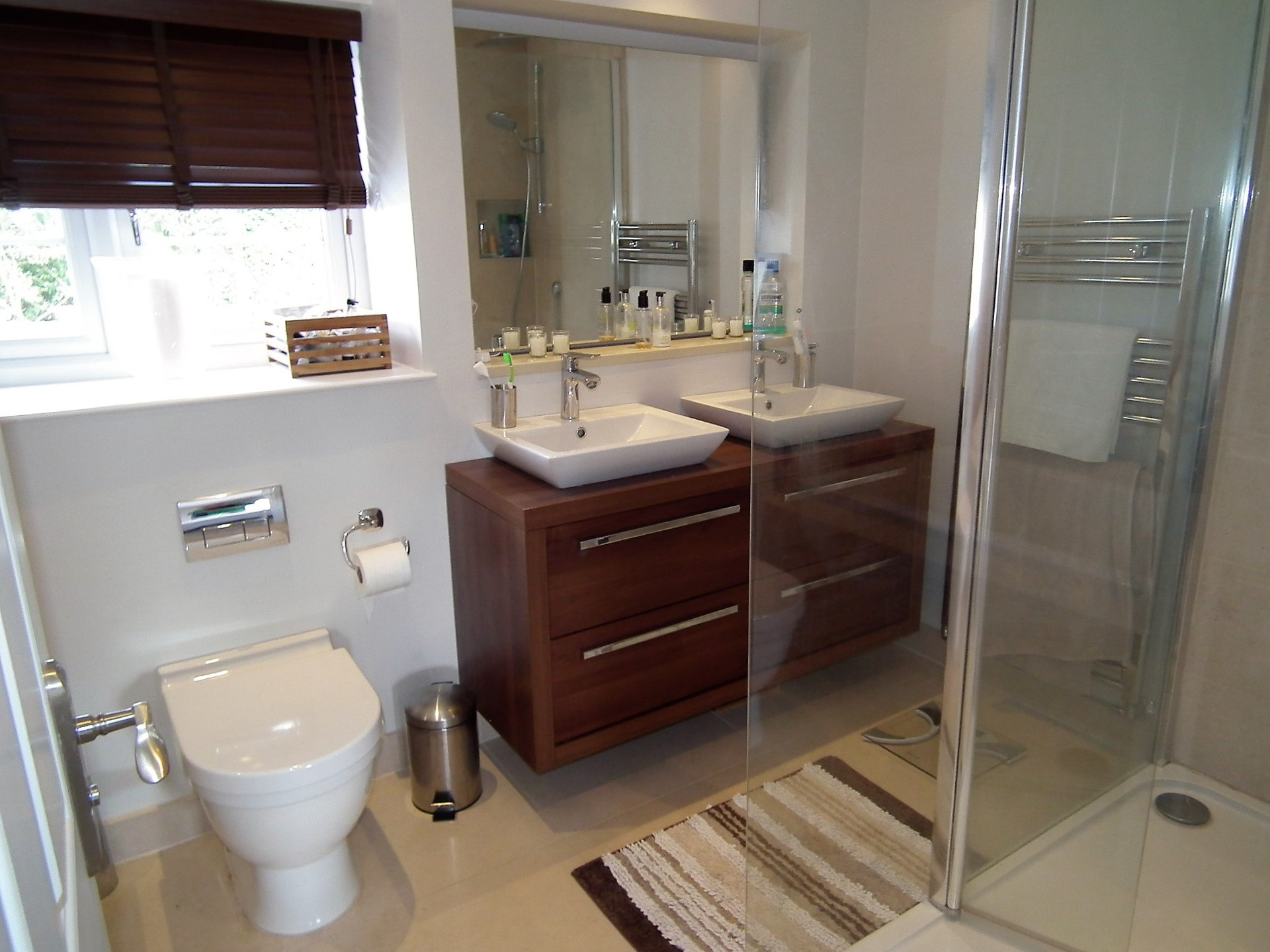 Milford House — the guest bathroom